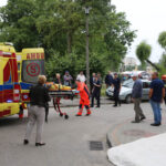 27.6.2015 Kielce. Wypadek przy termomodernizacji bloku przy Konarskiego. Mężczyzna spadł z rusztowania. / Wojciech Habdas / Radio Kielce