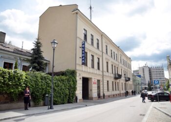 Komenda Miejska Policji w Kielcach ulica Wesoła / Stanisław Blinstrub / Radio Kielce