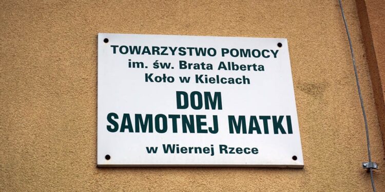 Wierna Rzeka. Dom Samotnej Matki (8 grudnia 2014 r.) / Kamil Król / Radio Kielce