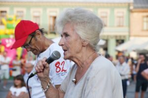 23.07.2015 Kielce. Rynek. DJ Wika bawiła starszych i młodszych / Stanisław Blinstrub / Radio Kielce