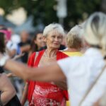 23.07.2015 Kielce. Rynek. DJ Wika bawiła starszych i młodszych / Stanisław Blinstrub / Radio Kielce