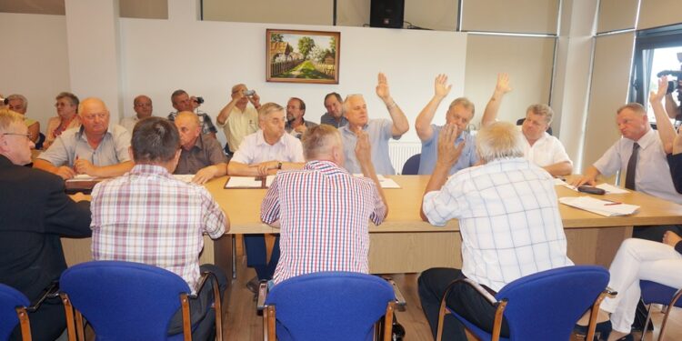 27.07.2015 Sandomierz. Radni nie zgodzili się na referendum w sprawie szpitala / Grażyna Szlęzak / Radio Kielce