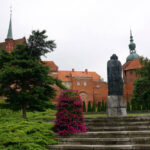 27.7.2015 Frombork. Pomnik Mikołaja Kopernika / Krzysztof Żołądek / Radio Kielce