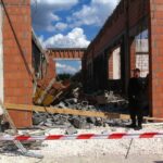 31.07.2015. Zawalony budynek myjni w Jędrzejowie / Ewa Pociejowska-Gawęda / Radio Kielce