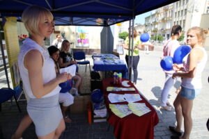 03.07.2015. Stoisko OHP na ulicy Sienkiewicza / Kamil Król / Radio Kielce