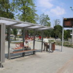 06.07.2015. Zdewastowany przystanek MPK przy WDK w Kielcach / Kamil Król / Radio Kielce