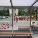 06.07.2015. Zdewastowany przystanek MPK przy WDK w Kielcach / Kamil Król / Radio Kielce