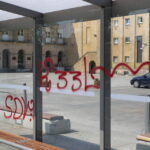 06.07.2015. Zdewastowany przystanek MPK przy WDK w Kielcach / Kamil Król / Radio Kielce