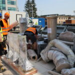 06.07.2015. Do Energetycznego Centrum Nauki przywieziono sprzęt / Kamil Król / Radio Kielce