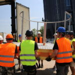 06.07.2015. Do Energetycznego Centrum Nauki przywieziono sprzęt / Kamil Król / Radio Kielce