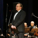 2.7.2015 Busko-Zdrój. XXI MFM im. K. Jamroz. Jerzy Maksymiuk ma swoje słoneczko w Alei Gwiazd w Busku-Zdroju / Leszek Ślusarski / Radio Kielce