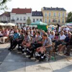 19.07.2015 Festiwal Harcerski. Koncert międzypokoleniowy na Rynku. / Stanisław Blinstrub / Radio Kielce