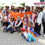 13.7.2015 Kielce. Roztańczony korowód uczestników Festiwalu Harcerskiego przeszedł ulicami Kielc. Prezydent wręczył harcerzom klucze do miasta. / Wojciech Habdas / Radio Kielce