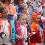 13.7.2015 Kielce. Roztańczony korowód uczestników Festiwalu Harcerskiego przeszedł ulicami Kielc. Prezydent wręczył harcerzom klucze do miasta. / Wojciech Habdas / Radio Kielce