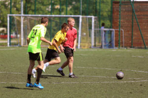 22.7.2015 Kielce. Wakacje z futbolem. Mecz Szybcy i wściekli - Hebany / Wojciech Habdas / Radio Kielce