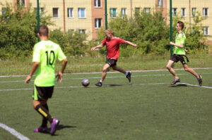 22.7.2015 Kielce. Wakacje z futbolem. Mecz Szybcy i wściekli - Hebany / Wojciech Habdas / Radio Kielce