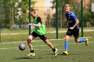 22.7.2015 Kielce. Wakacje z futbolem. Mecz Szybcy i wściekli - Hebany / Wojciech Habdas / Radio Kielce