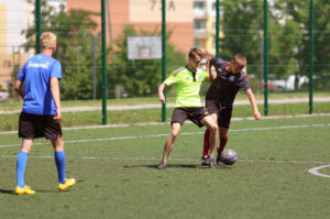 22.7.2015 Kielce. Wakacje z futbolem. Mecz Szybcy i wściekli - Hebany / Wojciech Habdas / Radio Kielce