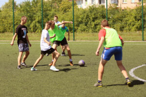 22.7.2015 Kielce. Wakacje z futbolem. Mecz NasPolDym - Armia Durlina / Wojciech Habdas / Radio Kielce