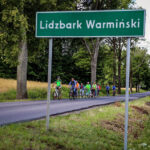 29.7.2015 Lidzbark Warmiński. Z lokalną grupą rowerzystów wybraliśmy się na wycieczkę fragmentem szlaku Green Velo prowadzącym do Stoczka Klasztornego. Opuszczamy Lidzbark. / Wojciech Habdas / Radio Kielce