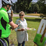 29.7.2015 Lidzbark Warmiński. Z lokalną grupą rowerzystów wybraliśmy się na wycieczkę fragmentem szlaku Green Velo prowadzącym do Stoczka Klasztornego. U celu podróży w Stoczku. / Wojciech Habdas / Radio Kielce