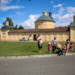 29.7.2015 Lidzbark Warmiński. Z lokalną grupą rowerzystów wybraliśmy się na wycieczkę fragmentem szlaku Green Velo prowadzącym do Stoczka Klasztornego. U celu podróży w Stoczku. / Wojciech Habdas / Radio Kielce