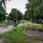 29.7.2015 Lidzbark Warmiński. Z lokalną grupą rowerzystów wybraliśmy się na wycieczkę fragmentem szlaku Green Velo prowadzącym do Stoczka Klasztornego. / Wojciech Habdas / Radio Kielce