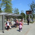 7.7.2015 Kielce. Pomazany przez wandali przystanek przy Krakowskiej Rogatce, po interwencji Radia Kielce został wyczyszczony. / Wojciech Habdas / Radio Kielce