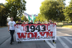 11.7.2015 Kielce. Marsz upamiętniający 72. rocznicę zbrodni wołyńskiej. / Włodzimierz Batóg / Radio Kielce