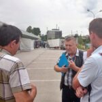 27.07.2015 Kielce. Radni spotkali się z kupcami z targowiska przy Mielczarskiego / Robert Szumielewicz / Radio Kielce