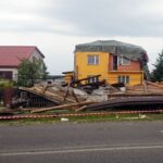 23.07.2015 Sarnówek Duży. Zniszczenia po trąbie powietrznej / Paweł Klepka / Radio Kielce