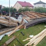 23.07.2015 Sarnówek Duży. Zniszczenia po trąbie powietrznej / Paweł Klepka / Radio Kielce