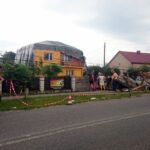 23.07.2015 Sarnówek Duży. Zniszczenia po trąbie powietrznej / Paweł Klepka / Radio Kielce