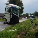 08.07.2015 Słupia. Powiat jędrzejowski. Zderzenie autokaru i ciężarówki / Paweł Klepka / Radio Kielce