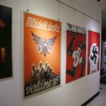 30.07.2015 Kielce. Muzeum Dialogu Kultur. Wystawa plakatów ostatnich stu lat w państwach Grupy Wyszehradzkiej / Stanisław Blinstrub / Radio Kielce