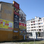 Reklamowy chaos szpeci centrum Kielc (18 sierpnia 2015 r.) / Piotr Michalski / Radio Kielce