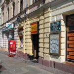 Reklamowy chaos szpeci centrum Kielc (18 sierpnia 2015 r.) / Piotr Michalski / Radio Kielce