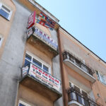 Reklamowy chaos szpeci centrum Kielc (18 sierpnia 2015 r.) / Piotr Michalski / Radio Kielce