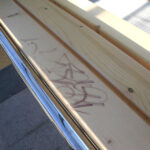 Zniszczony przystanek przy alei księdza Jerzego Popiełuszki (5 sierpnia 2015 r.) / Piotr Michalski / Radio Kielce