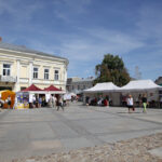 Targi Pracy na kieleckim Rynku (27 sierpnia 2015 r.) / Piotr Michalski / Radio Kielce