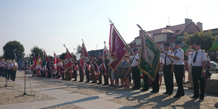 Uroczystości patriotyczne w Daleszycach (9 sierpnia 2015 r.) / Robert Szumielewicz / Radio Kielce