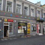 Reklamowy chaos szpeci centrum Kielc (18 sierpnia 2015 r.) / Piotr Michalski / Radio Kielce