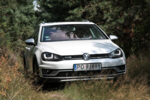 31.08.2015. Volkswagen Golf Alltrack / Robert Felczak / Radio Kielce