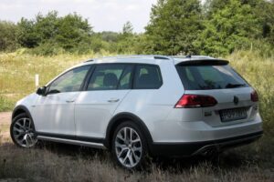 31.08.2015. Volkswagen Golf Alltrack / Robert Felczak / Radio Kielce