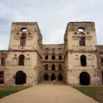 25.8.2015 Ujazd. Zamek Krzyżtopór na szlaku Green Velo w województwie świętokrzyskim. / Krzysztof Żołądek / Radio Kielce