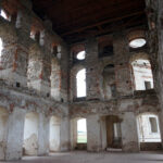 25.8.2015 Ujazd. Zamek Krzyżtopór na szlaku Green Velo w województwie świętokrzyskim. / Krzysztof Żołądek / Radio Kielce