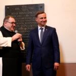 10.08.2015. Prezydent RP Andrzej Duda zwiedza opactwo Cystersów w Jędrzejowie / Stanisław Blinstrub / Radio Kielce