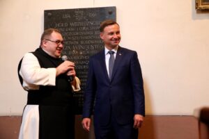 10.08.2015. Prezydent RP Andrzej Duda zwiedza opactwo Cystersów w Jędrzejowie / Stanisław Blinstrub / Radio Kielce