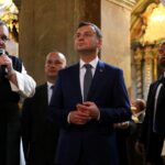 10.08.2015. Prezydent RP Andrzej Duda zwiedza opactwo Cystersów w Jędrzejowie / Stanisław Blinstrub / Radio Kielce