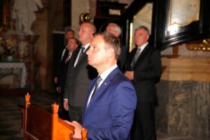 10.08.2015. Prezydent RP Andrzej Duda zwiedza opactwo Cystersów w Jędrzejowie / Stanisław Blinstrub / Radio Kielce